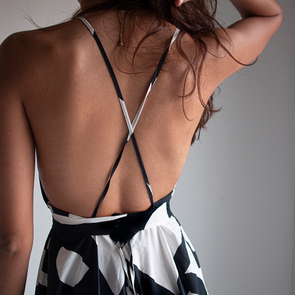 V Neck Sexy Long Dress Backless Cross Straps Summer Chiffon Print Maxi Beach Dress Wear Resort Black and White - kmtell.com